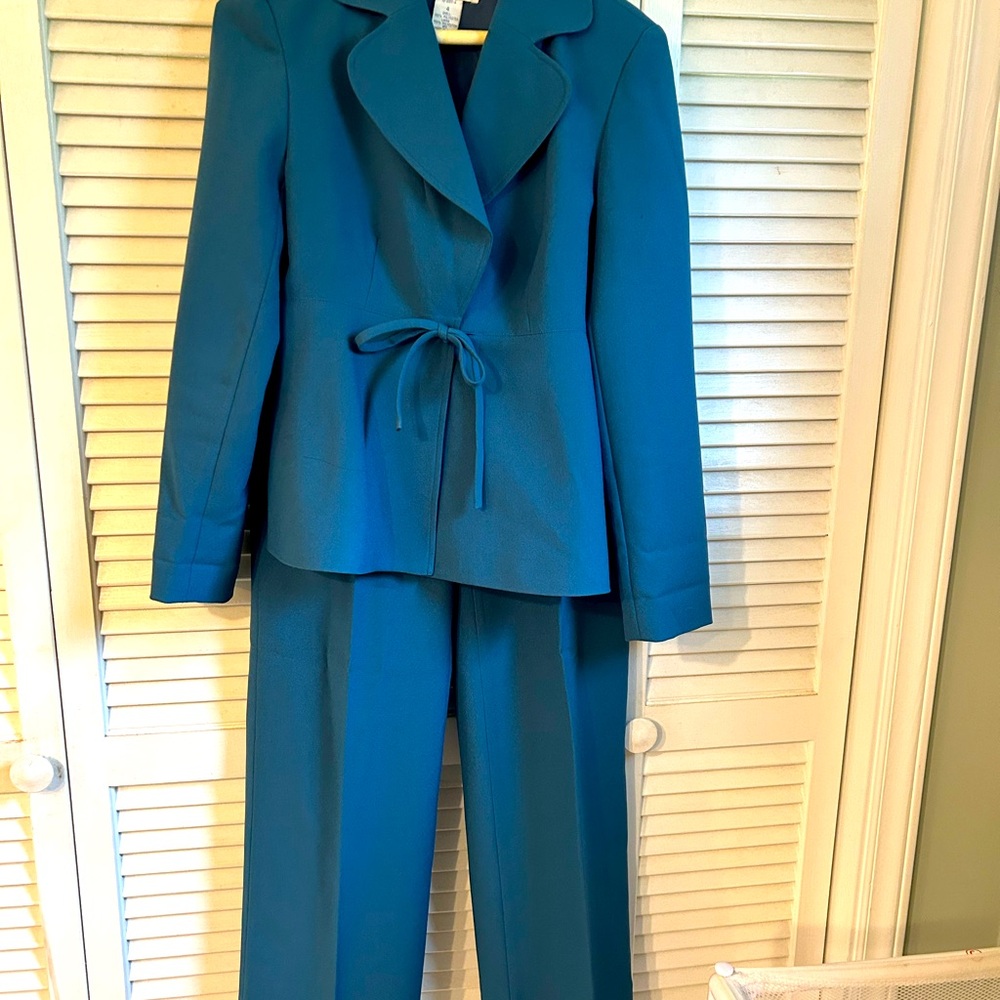 Women’s business suit